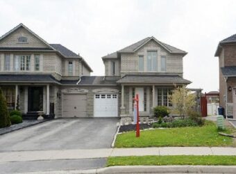 24 Dolphin Song Cres,  Brampton