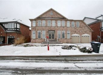 7 Bridgend Cres, Brampton