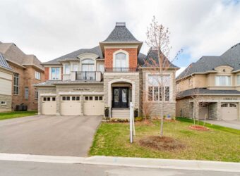 6 Macmurchy Ave King Ontario L7B0N8