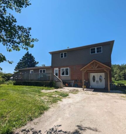 Stunning Country Property On A 3.34 Acres