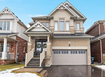 5 spacious bedrooms, a family-friendly loft, 3.5 baths in New Tecumseth, Ontario