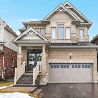 5 spacious bedrooms, a family-friendly loft, 3.5 baths in New Tecumseth, Ontario