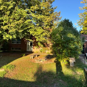 4 bedroom house with 2 washrooms