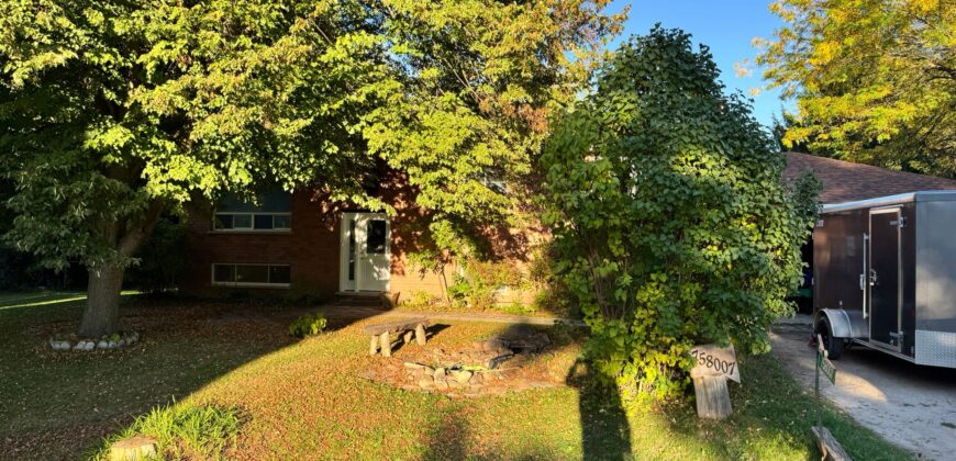4 bedroom house with 2 washrooms
