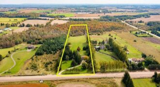 Detached 3-bedroom home with 10-Acre Property in Prime Location